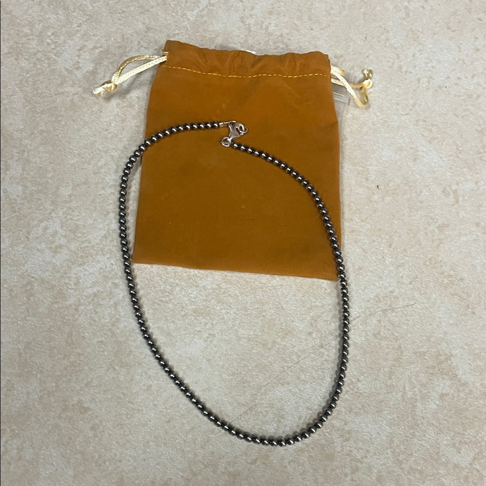 Navajo Pearl necklace 2 mm